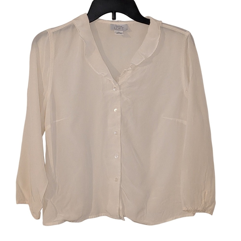 Ann Taylor LOFT Women 10 Cream 100% Silk Ruffle‎ V-Neck Button Front Blouse Top